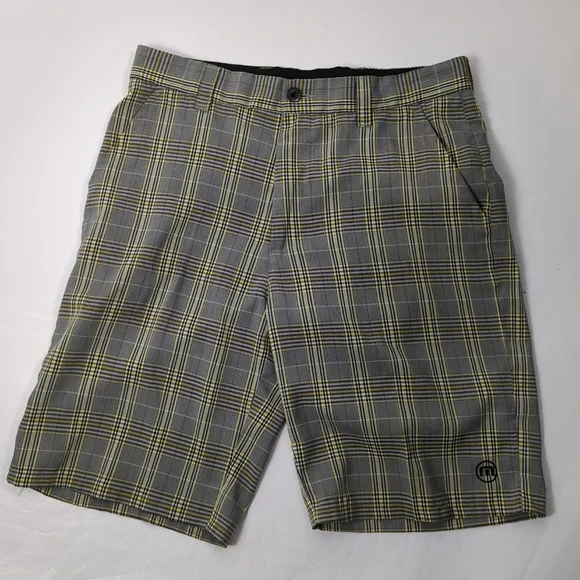 Travis Mathew Beck Shorts Mens Size 32 Plaid Golf EUC - Picture 1 of 8
